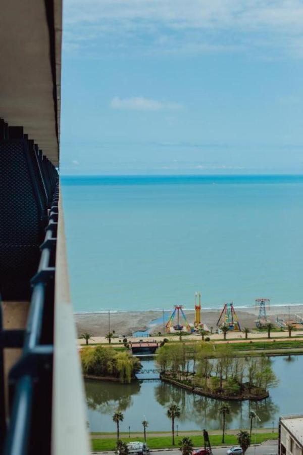 Superior Apartments Orbi City Sea View บาทูมิ ภายนอก รูปภาพ